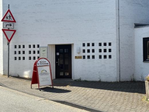 Eingang der Bücherei in Niederzissen