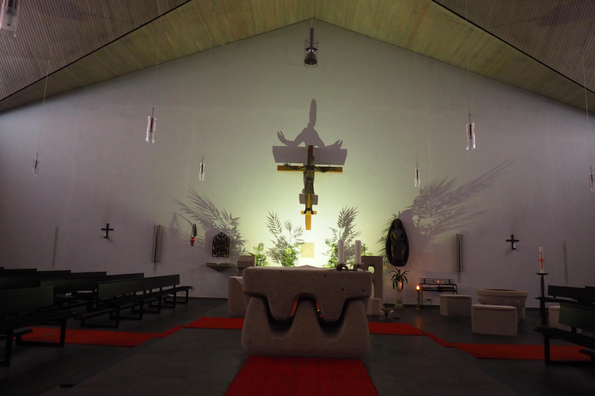 Weibern Altar neue Kirche